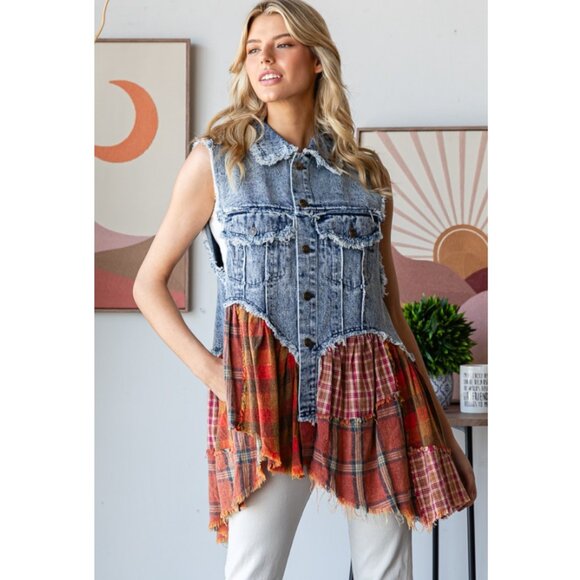 Oli & Hali Denim and Plaid Sleeveless Top - Picture 4 of 7